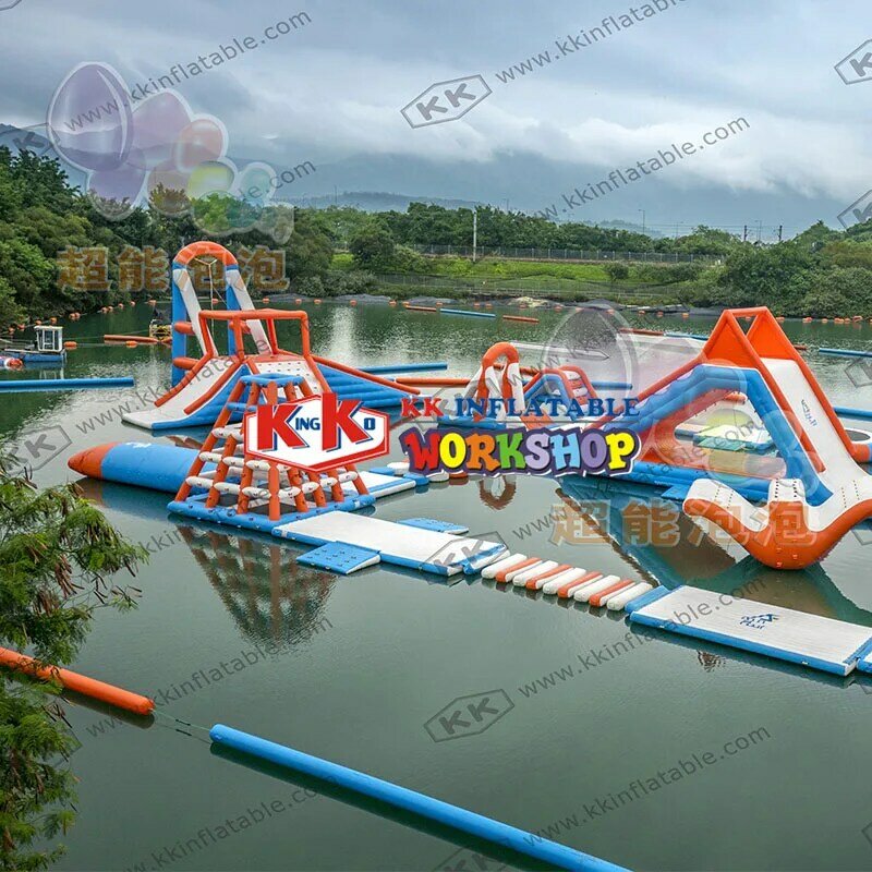 Parco acquatico aperto trampolino galleggiante grande parco acquatico gonfiabile