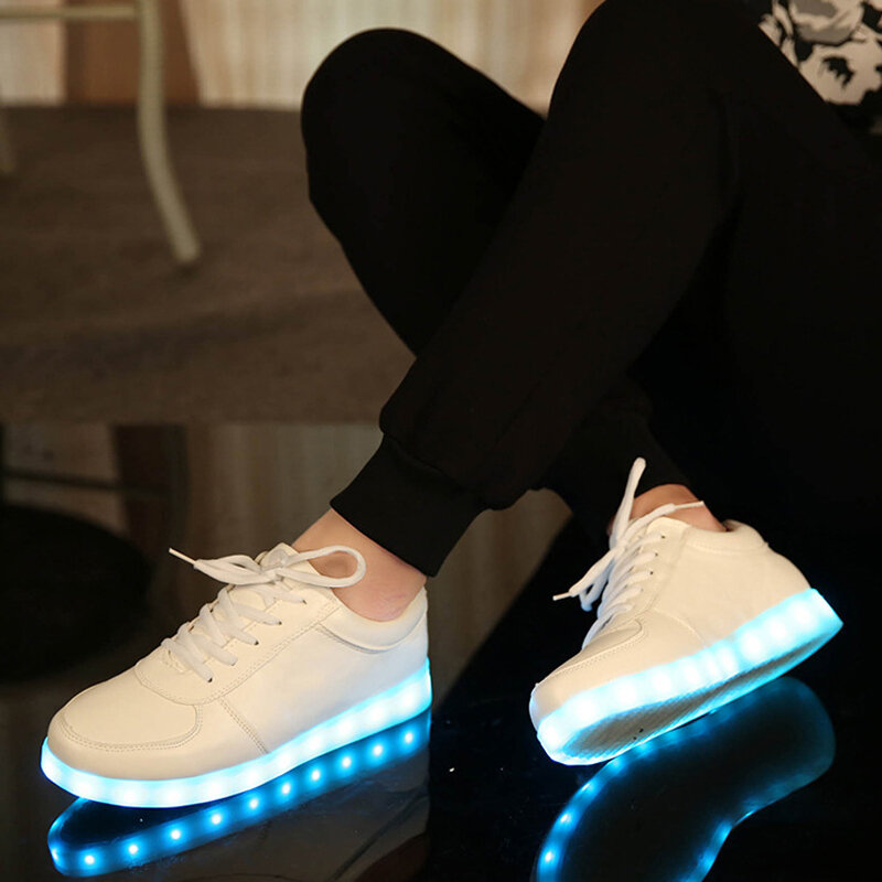 รองเท้าแตะLed USB Illuminated Krasovkiรองเท้าผ้าใบส่องสว่างเรืองแสงเด็กรองเท้าเด็กที่มีแสงSoleรองเท้าผ้าใบสำหรับหญิงและชาย