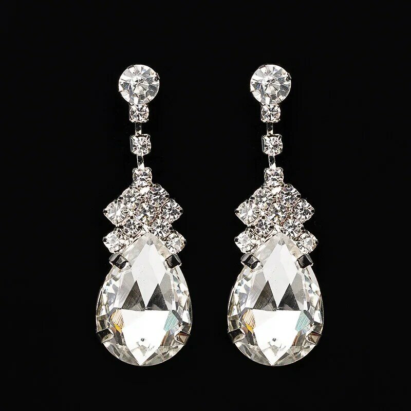 YFJEWE-pendientes de gota de agua con diamantes de imitación brillantes para mujer, joyería elegante, regalos de Navidad, E038