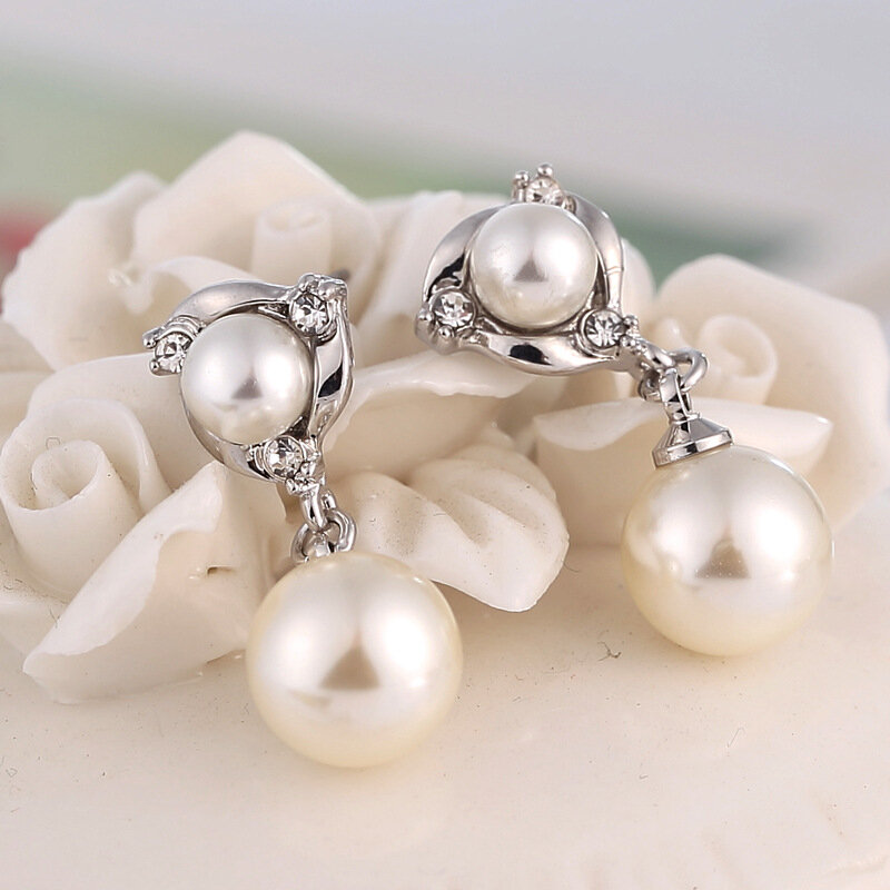 Elegante Strass Perle Waterdrop Ohrringe Durchbohrten und Nicht Durchbohrt Ohrringe Ohr Clip auf Ohrringe für Frauen Hochzeit Schmuck