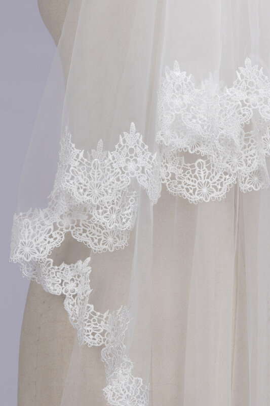 Marfim Lace Edge Véus De Casamento com Pente, Duas Camadas, Soft Tulle, Short Bridal Acessórios, Real Picture, 1.5 m