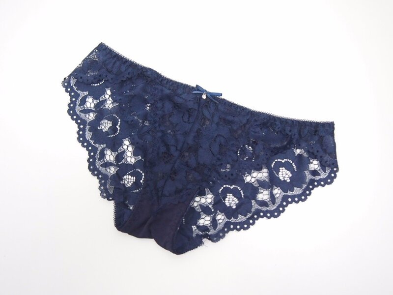 The new sexy lace lingerie set edge mesh breathable summer burst models girls bra set