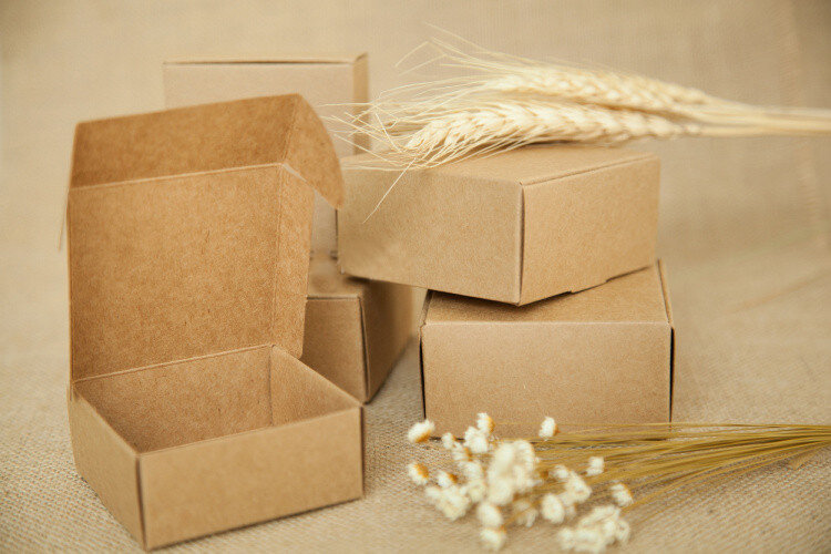 20 stücke 6.5*6.5*3cm Braun Kraft Papier Box Für Süßigkeiten/lebensmittel/hochzeit/schmuck geschenk Box Verpackung Display Boxen Diy Halskette Lagerung