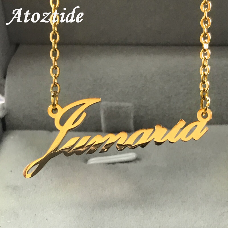 Atoztide 스테인레스 스틸 개인 맞춤 이름 목걸이, 거울 표면 골드 컬러 초커 목걸이 펜던트 명판 선물