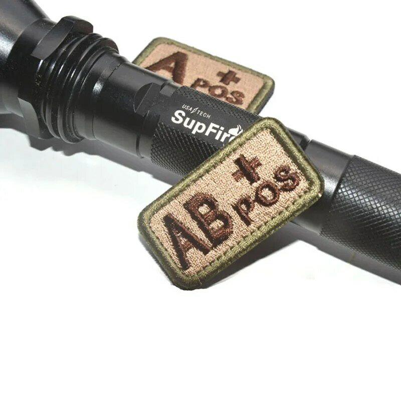 3D เย็บปักถักร้อย Patch เลือดประเภท Hook Loop Chapter A + B + AB + O + ด้านหน้า POS Patch US ARMY Group ยุทธวิธีทหาร Badge เย็บ Applique