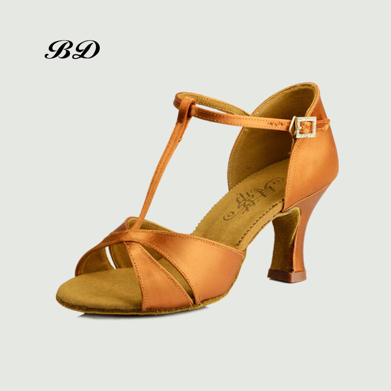 Scarpe da ballo sportive con fibbia a diamante di fascia alta scarpe da ballo da donna scarpe latine in raso importato SASAN BD 2358 autentico Lombar con precisione