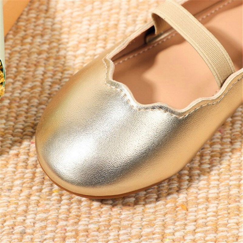 Zapatos de cuero para niñas a la moda, zapatos planos de Ballet de color dorado plateado con encaje ondulado para fiestas de bodas, zapatos de vestir de princesa para niñas