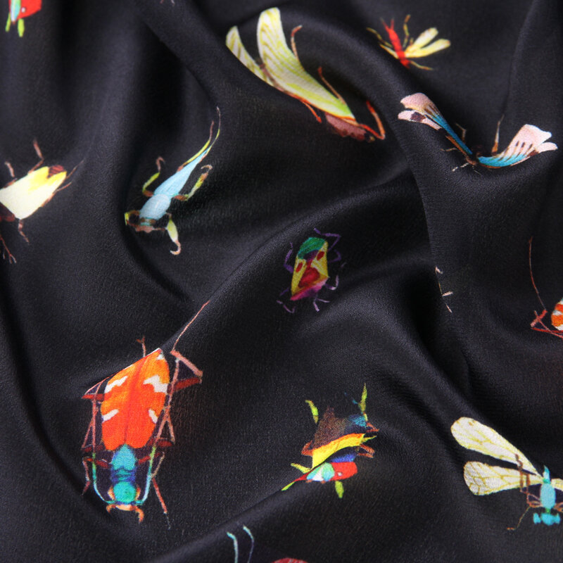 100% Silk Crepe Scarf 65X65cm Women Scarf Spring and Autumn Style New Arrival 2017 Classic Black Printed Fly Dragon