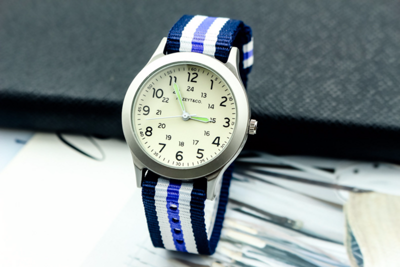 Reloj de cuarzo militar para hombre y mujer, pulsera de nailon con esfera simple, para exteriores, para niños y estudiantes, novedad de 2021