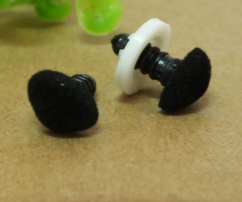 Free Shipping .11-18mmBlack Velvet Triangle Safety Nose/Teddy Bears Nose