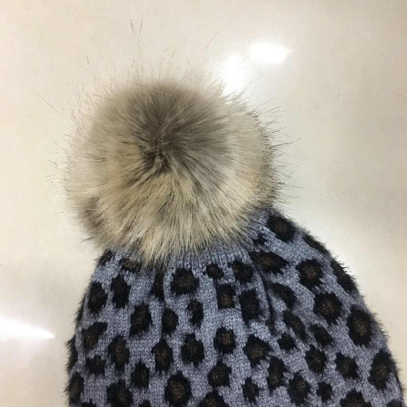 高級ブランド新人デザイナー動物ニットファッション女性の冬秋 skullies ビーニーポンポン帽子フリース内部 LL190516