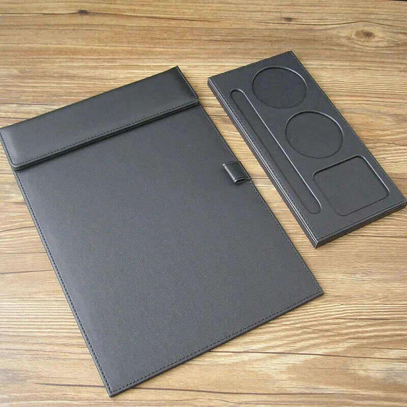 Carpeta de papel A4 para portapapeles, portapapeles magnético de cuero PU para dibujo y escritura + posavasos aislado