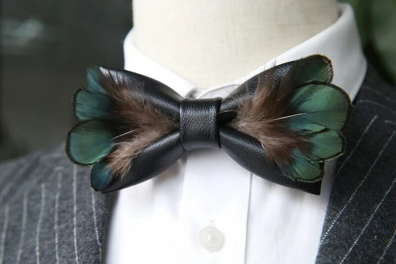 Новинка, бесплатная доставка, модный мужской галстук-бабочка для мужчин и женщин 2017, кожаный черный галстук-бабочка с перьями, медный головной убор с курицей, акция на год
