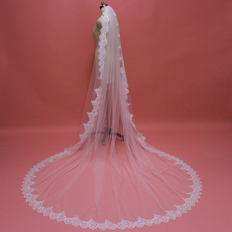 รูปภาพจริงประกายลูกไม้Wedding Veilกับหวีสีขาวงาช้างเจ้าสาวชุดแต่งงานที่กำหนดเอง