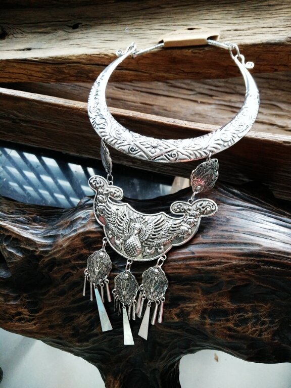 10 wzorów błogosławione zwierzęta przesadzone moment obrotowy Miao srebrny unikalny pokaz sceniczny naszyjnik moda etniczna Vintage naszyjnik sweter