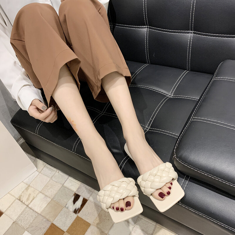 Pu Weave Flat Slippers Women Leisure Open Toe Slides Summer Outdoor Square Toe Pleated Slippers Women Soft Sole Slides