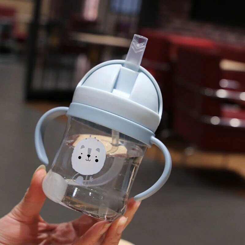 Baby Sippy Tasse Schwerkraft Ball Wasser Trinken Fütterung Kinder Neugeborenen Dicht V-Typ Stroh AntiChoked Griff Infantil Flasche