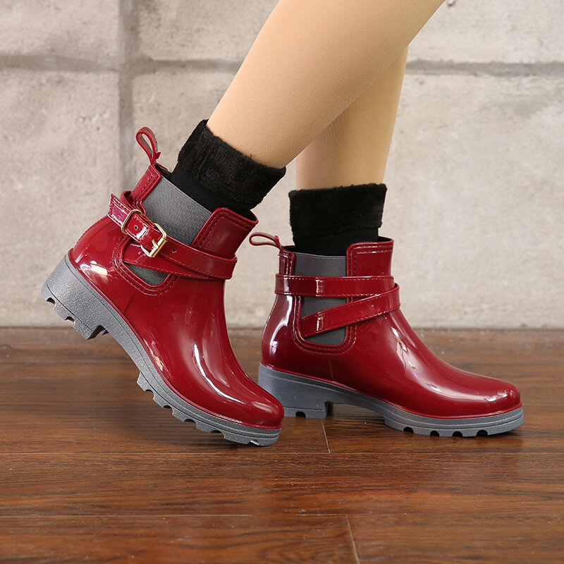 Botas de lluvia impermeables para mujer, zapatos de agua de barro, botines de PVC con cordones de goma, Botas de lluvia de costura