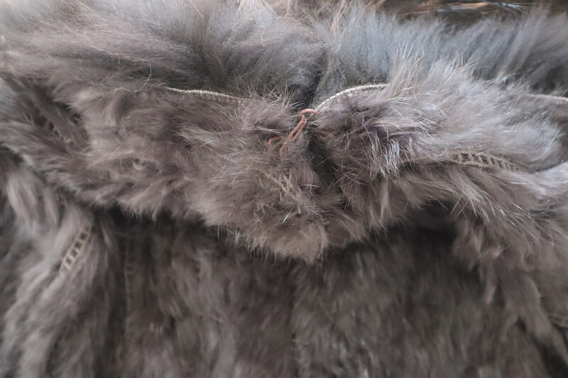 Giubbotto di nappa di pelliccia di coniglio reale di moda 2021 personalizzato in fabbrica gilet senza maniche lavorato a maglia da donna di fascia alta giacca di pelliccia di procione naturale