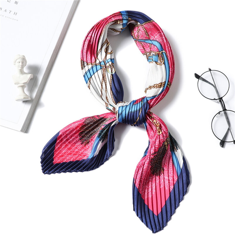 Женский шарф из шелка, квадратная небольшая плиссированная бандана, модный шарф с принтом, аксессуары для волос, 2022