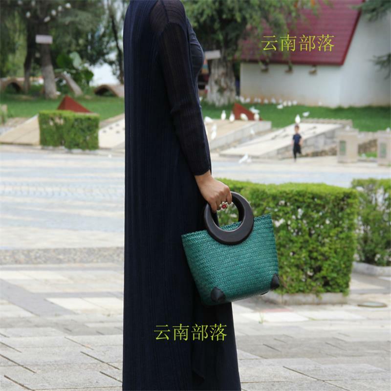 29x21CM New Original Retro Wooden Handle Thai Hand-woven Straw Bag Handbag Literature Casual Vacation Women a6102