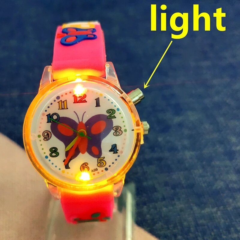 Sumber Lampu Berkedip Jam Tangan Anak Laki-laki dan Perempuan Anak-anak Elektronik Warna-warni Bercahaya Jam Hadiah Ulang Tahun Bayi Anak-anak