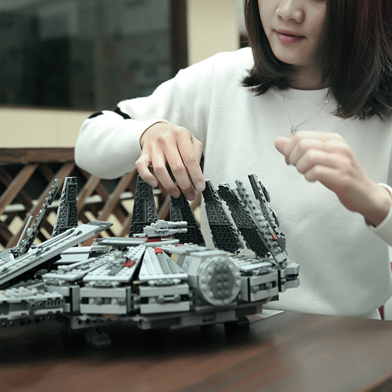 1381 pièces Force réveille Star Wars millénium Falcon vaisseau spatial Compatible Lepining modèle blocs de construction jouets pour enfants cadeau