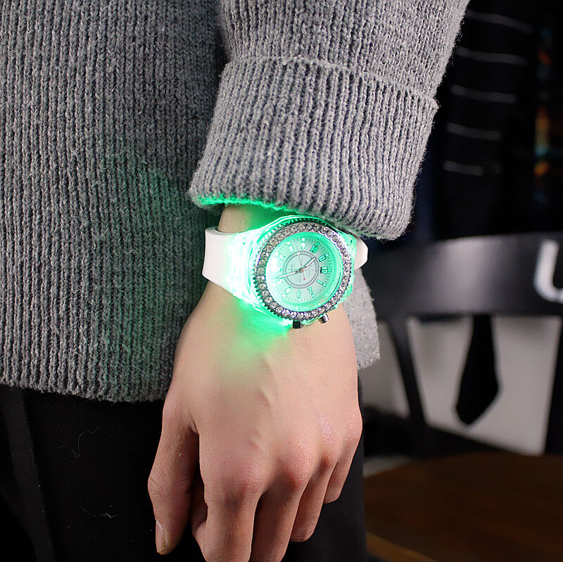 นาฬิกาบุคลิกภาพแนวโน้มนักเรียนคนรักเยลลี่ผู้หญิงผู้ชายนาฬิกาไฟ LED ที่มีสีสันนาฬิกาข้อมือ Ins นาฬิกา