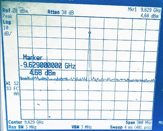 Fonte ajustável da frequência do ponto da fonte 8.3-10.5ghz da frequência do ponto da banda larga vco da fonte do sinal da x-faixa