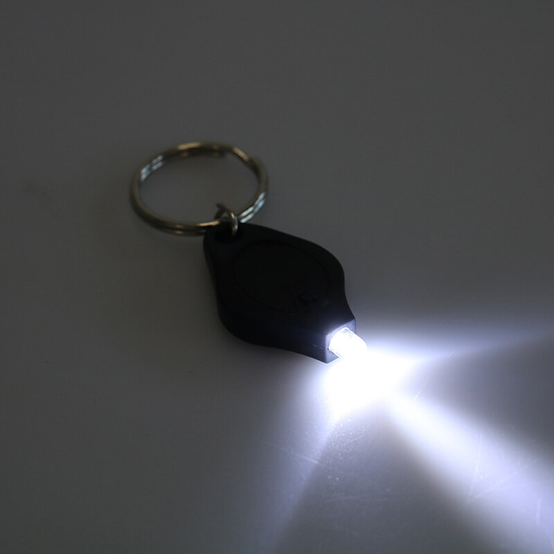 Senter LED mikro gantungan kunci darurat, lampu cincin kunci Mini untuk berkemah luar ruangan 2024
