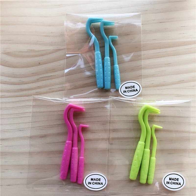 Kit de herramientas de eliminación de pulgas para mascotas, gancho de rascado de plástico, suministros de aseo para gato y perro, pinzas con Clip, 3 unids/set por juego