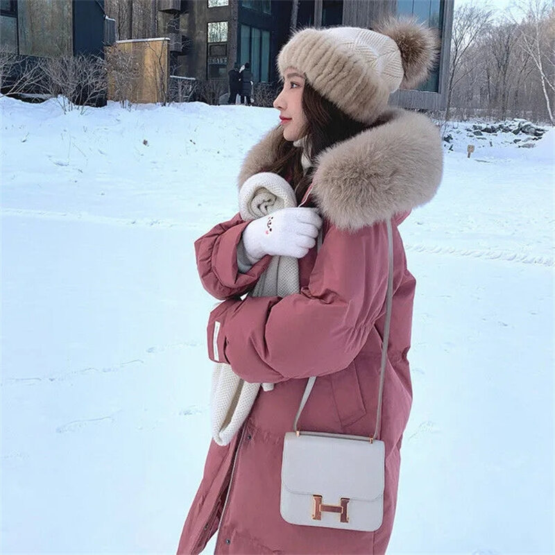 Женский пуховик средней длины, свободное утепленное пальто из белого утиного пуха с большим меховым воротником, зима 2023
