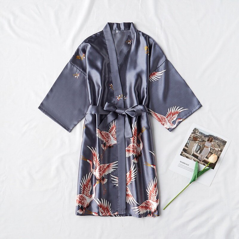 Jubah Satin Mode Jubah Mandi Wanita Seksi Peignoir Sutra Kimono Wanita Gaun Pakaian Tidur Malam Tumbuh untuk Wanita