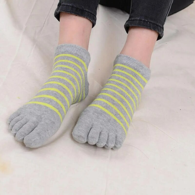 2021 New Women Toe Socks Casual Cotton Stripe Five Finger Low Cut Socks 5 Fingers Cute Stripe Separate Toes Socks Fashion