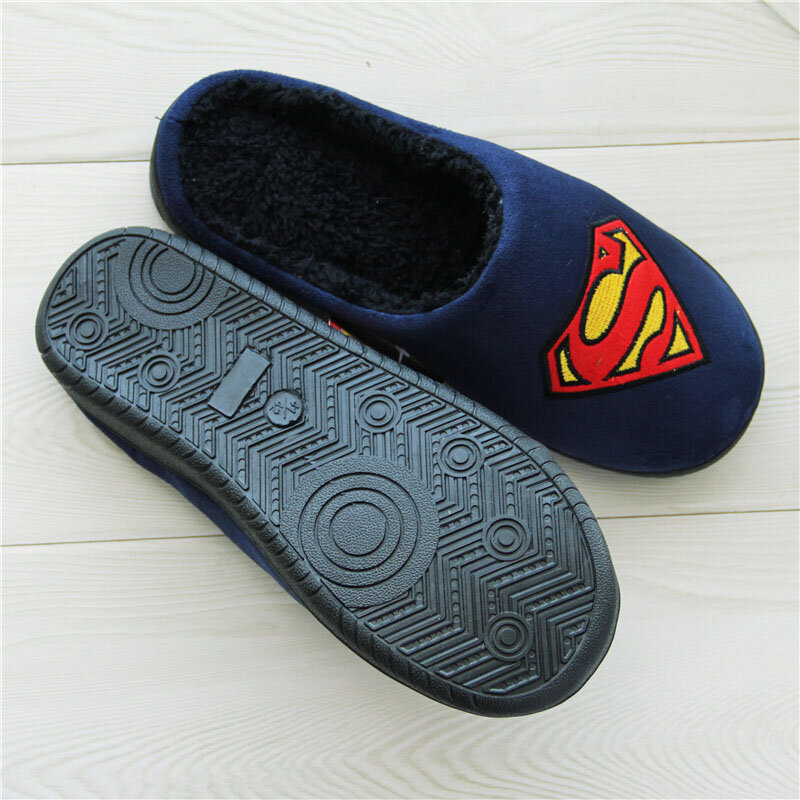 Zapatos con estampado de Batman y Marvel para hombre, Zapatillas de casa con fondo suave de goma, antideslizantes, Zapatillas de felpa, invierno, 2020