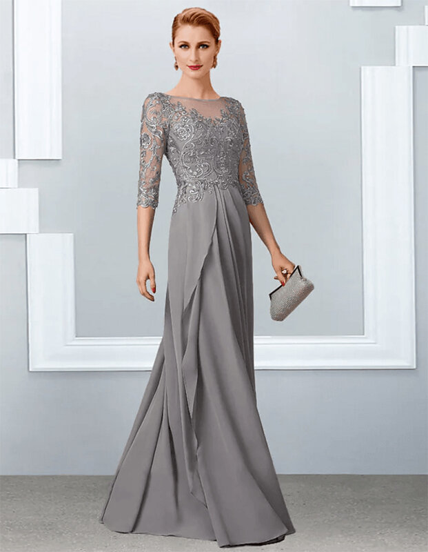 فستان أم العروس مصنوع خصيصًا من الشيفون الكريستالي المزركش بأكمام ثلاثة أرباع