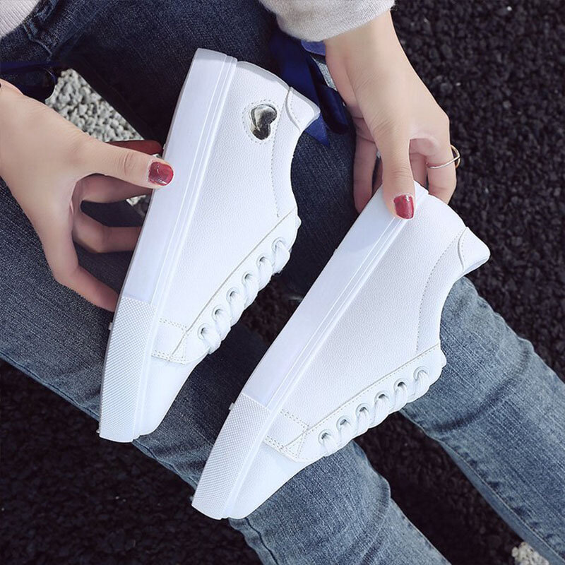 2022 Autumn Woman Shoes Fashion New Woman PU Leather Shoes Ladies Breathable Cute Heart Flats Casual Shoes White Sneakers