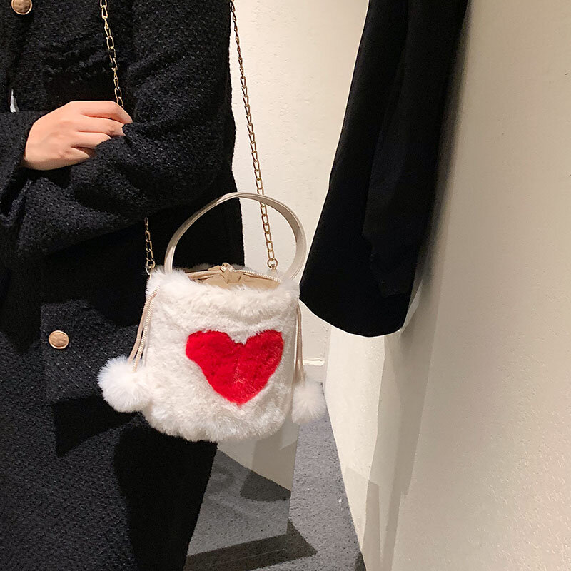 Serce mały pluszak duże torba z rączkami łańcucha Furry projektant torebka dla kobiet 2021 nowe miękkie puszyste torby Faux futro ramiona wiadro torby Sac