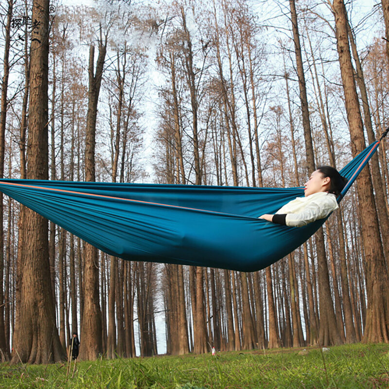 Tragbare Hängematten aus Polyester Anti-Rollover Outdoor-Reise Camping Hängematte Erwachsenen hängendes Bett Schlafs chaukel atmungsaktive Hängematte