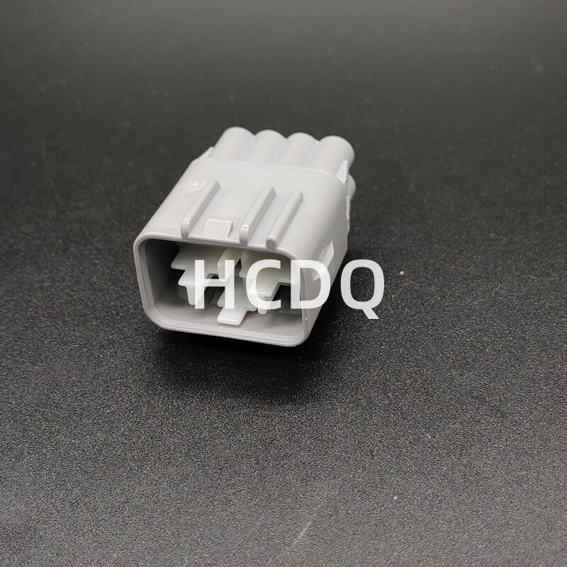 The original 90980-10890 8PIN Male automobile connector plug shell and connector are supplied from stock