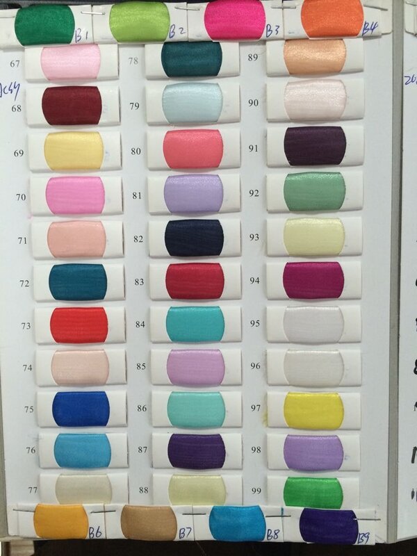 Tylko jeden kawałek tkanin organzy (proszę podać numer koloru. Właśnie wyślemy jeden kawałek koloru, który lubisz (3-5 cm))