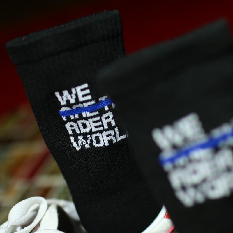 เกาหลี INS Harajuku Department ที่เรียบง่ายตัวอักษรผู้ชายถุงเท้าสเก็ตบอร์ดบุคลิกภาพคู่ผ้าฝ้ายผู้หญิงถุงน่อง