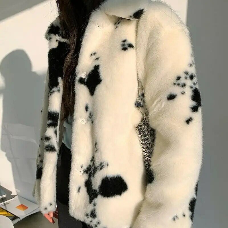 Корейское пальто из искусственного меха норки с маленькой коровьей кожей, женское короткое плотное черно-белое Пятнистое плюшевое мягкое меховое пальто, 2022