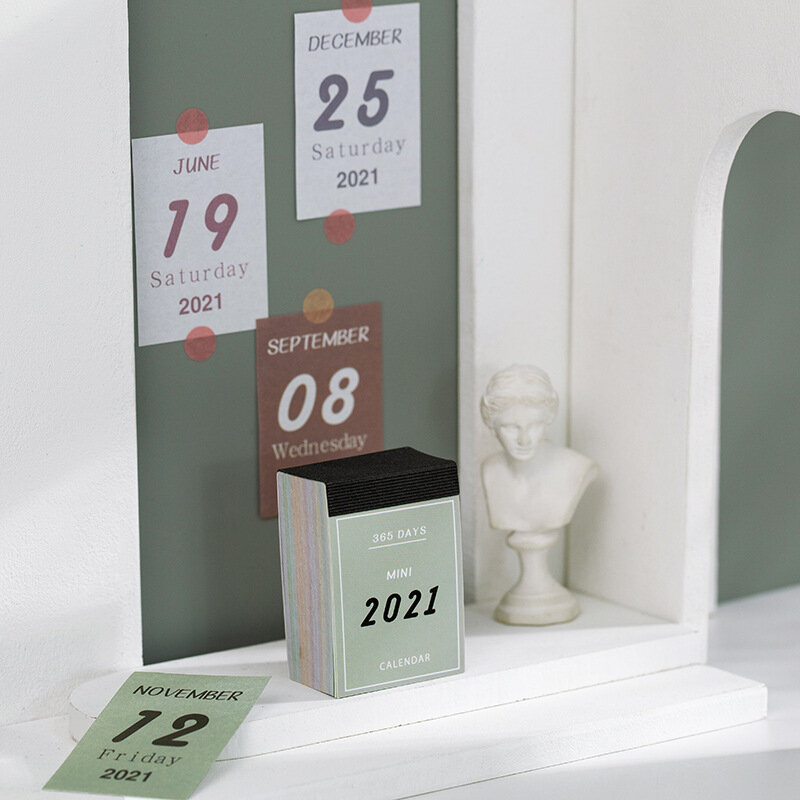 Calendário 2021 O novo mini calendário de mesa para o calendário escolar 2021 Planejador de materiais de escritório Marcador de papel rasgável Data do diário