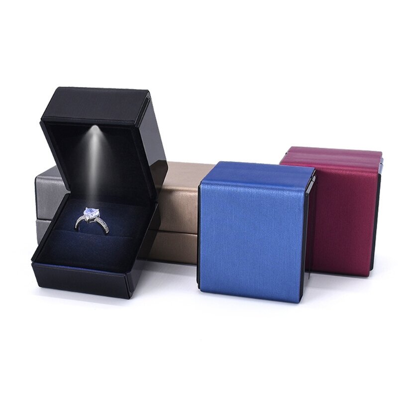 Новинка 2021 г., Подарочная коробка со светодиодной подсветкой для сережек и колец, Свадебное обручальное кольцо, держатель для ювелирных изделий, 5 цветов