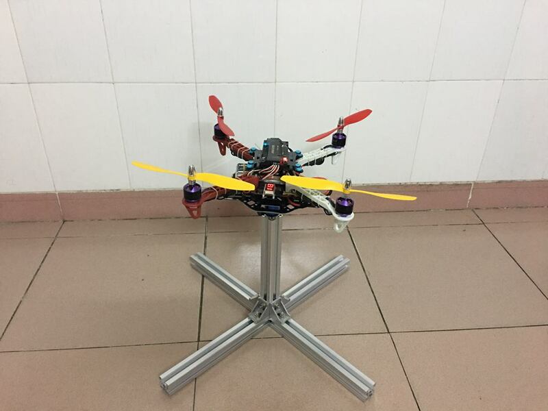 STM32 czteroosiowy model samolotu uniwersalny gimbal multi-rotor sterowanie lotem drone debugowanie rama czteroosiowa rama debugowania PID