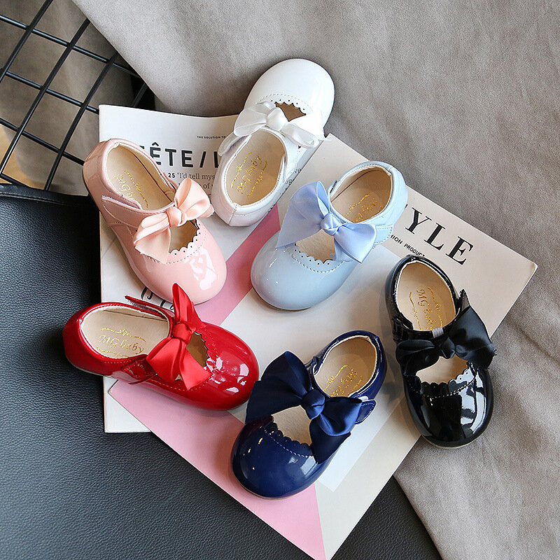Sepatu Bayi Warna Permen Anak-anak Bagian Bawah Lembut 2020 Musim Semi Kulit Halus Sepatu Anak Perempuan Sepatu Pesta Putri Dasi Kupu-kupu D04203