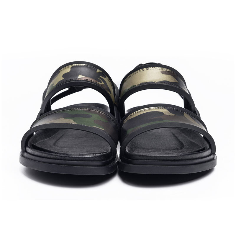 Sandalias de piel auténtica de camuflaje para Hombre, zapatillas de punta abierta para interiores, zapatos de playa de cuero de alta calidad, novedad de verano 2023
