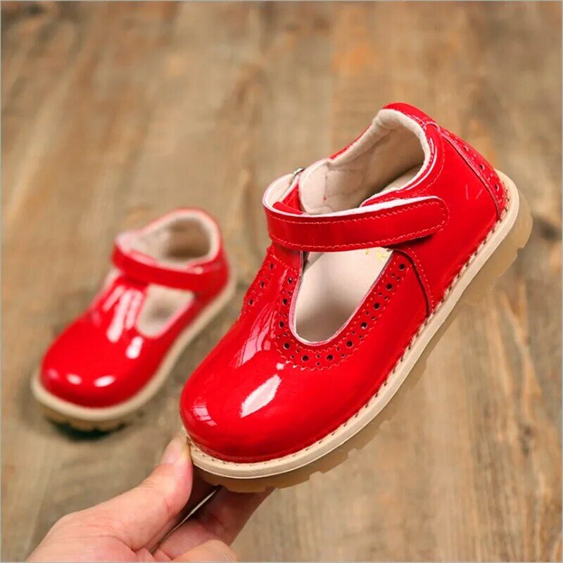 Automne nouvelles chaussures en cuir filles rouges chaussures bébé enfant en bas âge pour les chaussures pour enfants chaussures princesse en cuir verni rétro britannique