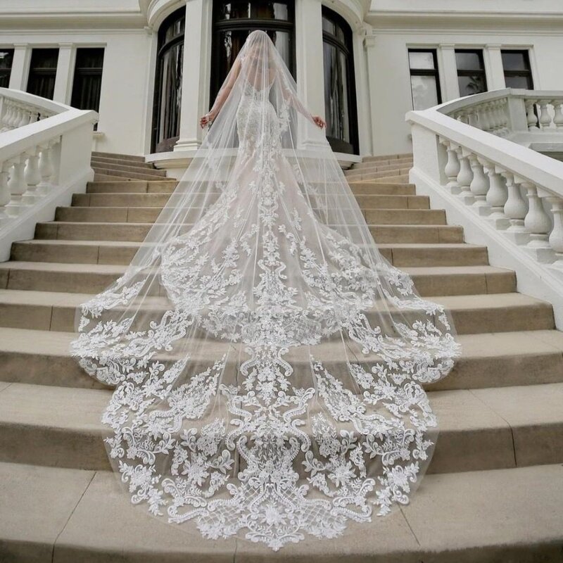 Luxury Wedding Veils Long Cathedral ความยาว3M Layer Lace Appliqued Edge Tulle ผ้าคลุมหน้าเจ้าสาวสำหรับอุปกรณ์เสริมผม + หวี